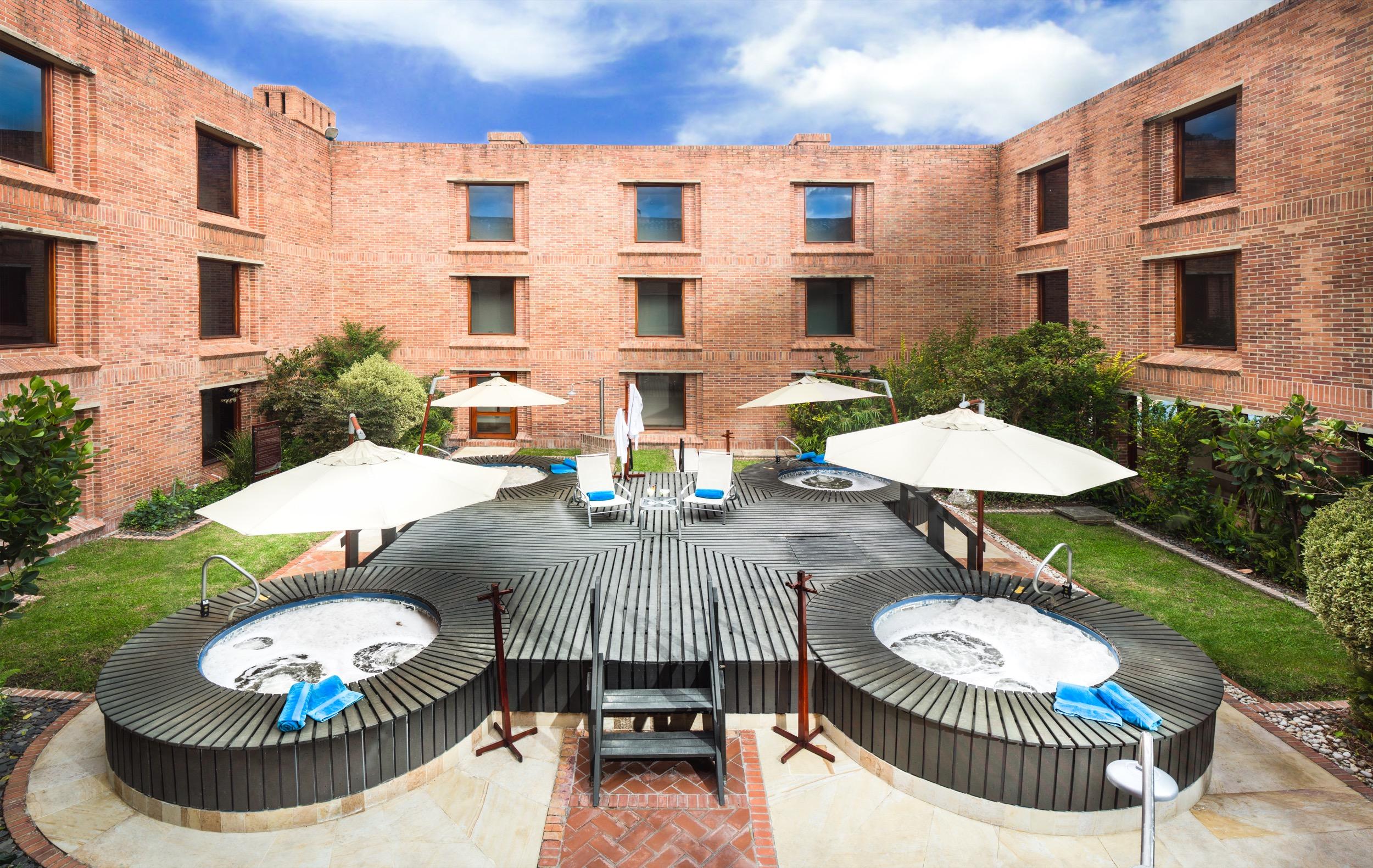 Estelar Paipa Hotel Spa&Y Centro De Convenciones Exterior foto The hotel's courtyard
