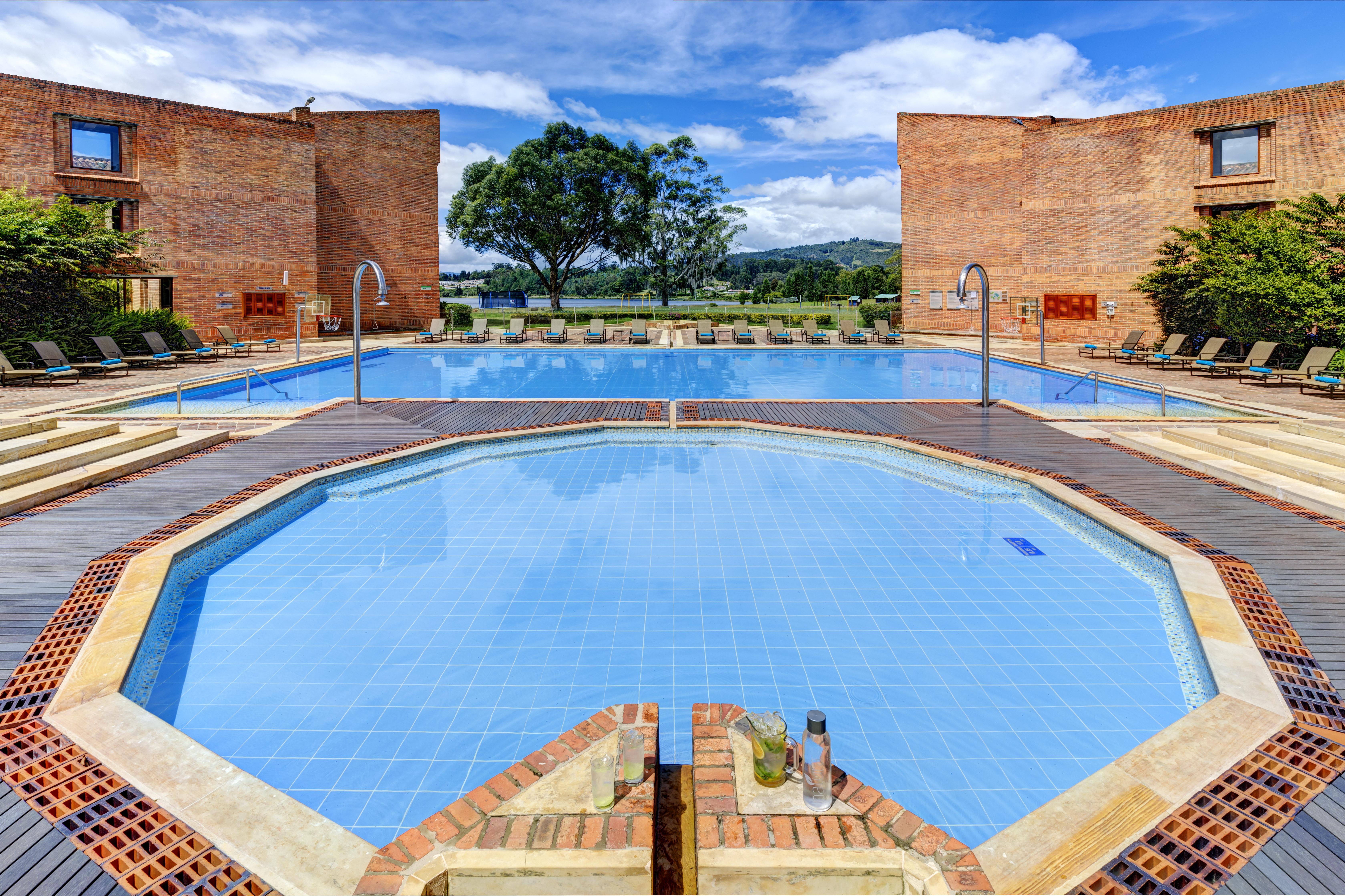 Estelar Paipa Hotel Spa&Y Centro De Convenciones Exterior foto The swimming pool at the hotel