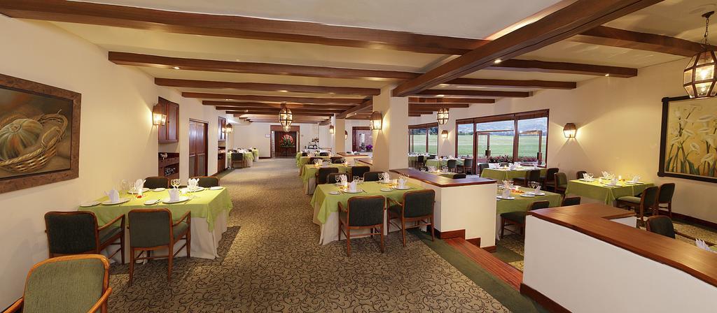 Estelar Paipa Hotel Spa&Y Centro De Convenciones Exterior foto The restaurant at the clubhouse